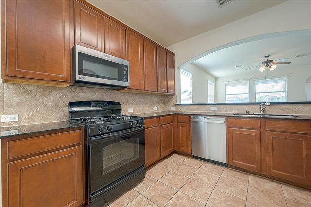2122 Waterford Park Street, Missouri City, TX 77459
