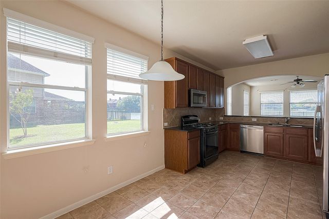 2122 Waterford Park Street, Missouri City, TX 77459