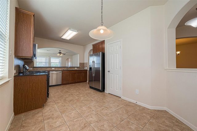 2122 Waterford Park Street, Missouri City, TX 77459