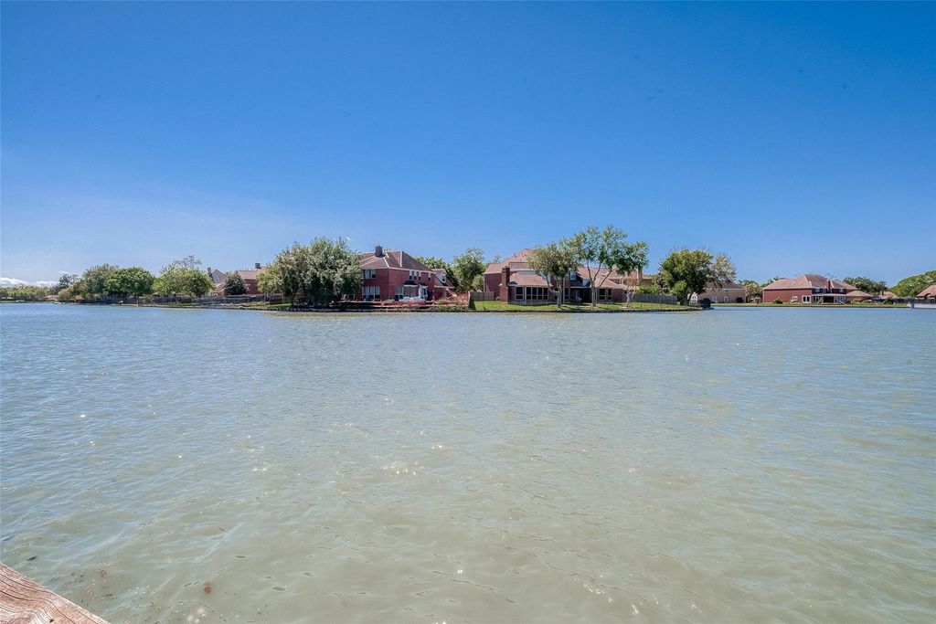 2122 Waterford Park Street, Missouri City, TX 77459