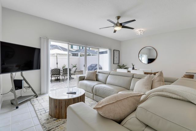 73 Laurel Oaks Circle, Jupiter, FL 33469