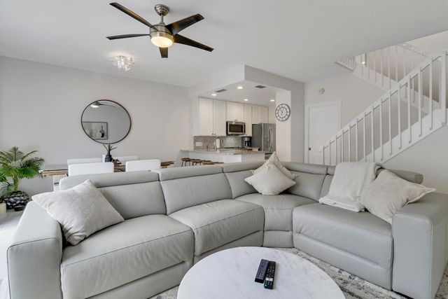 73 Laurel Oaks Circle, Jupiter, FL 33469