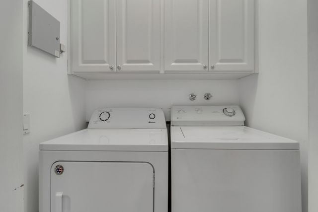 73 Laurel Oaks Circle, Jupiter, FL 33469