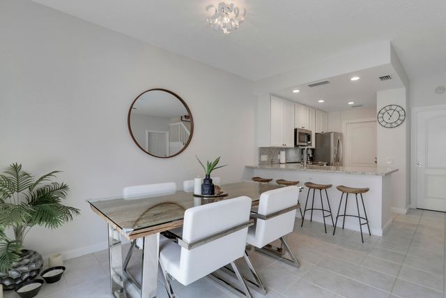 73 Laurel Oaks Circle, Jupiter, FL 33469