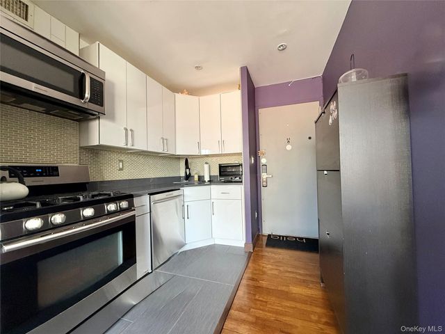 87-14 57th Road 5A, Elmhurst, NY 11373