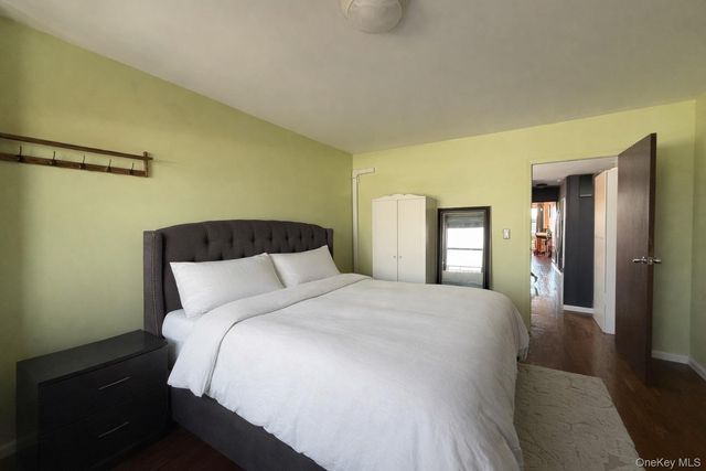 87-14 57th Road 5A, Elmhurst, NY 11373