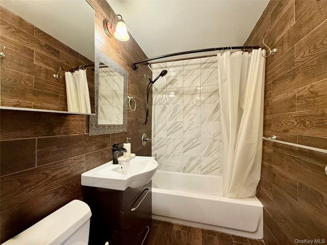 87-14 57th Road 5A, Elmhurst, NY 11373