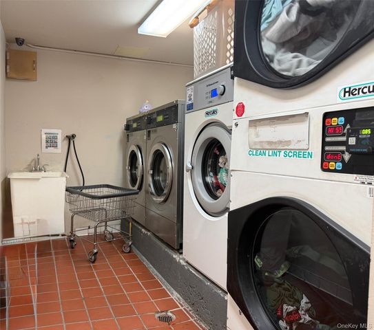 87-14 57th Road 5A, Elmhurst, NY 11373