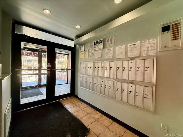 87-14 57th Road 5A, Elmhurst, NY 11373