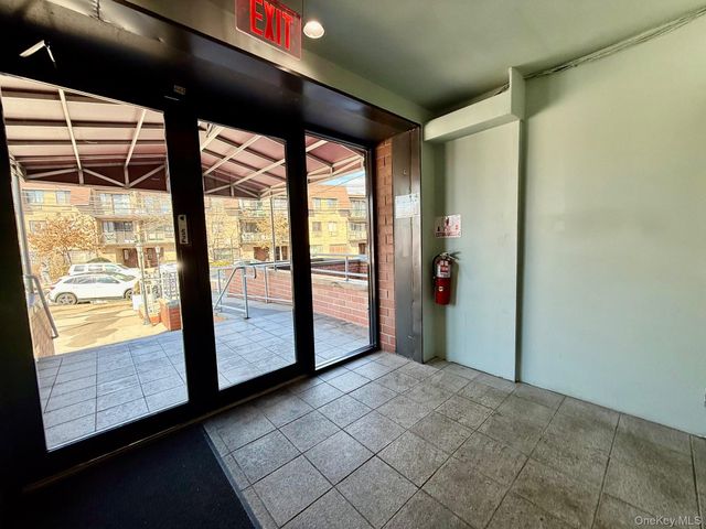 87-14 57th Road 5A, Elmhurst, NY 11373