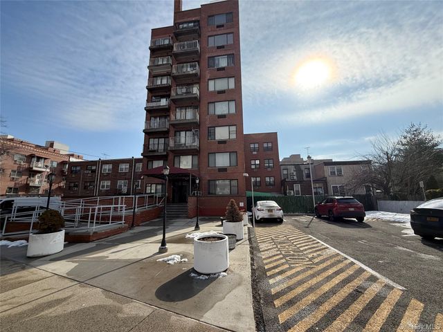 87-14 57th Road 5A, Elmhurst, NY 11373