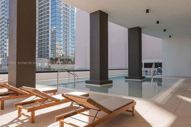 225 N Miami Ave 2810, Miami, FL 33128
