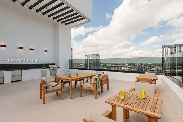 225 N Miami Ave 2810, Miami, FL 33128