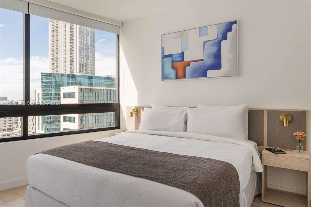 225 N Miami Ave 2810, Miami, FL 33128