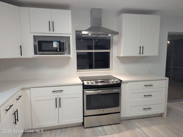 382 Easy Street, Sebastian, FL 32958