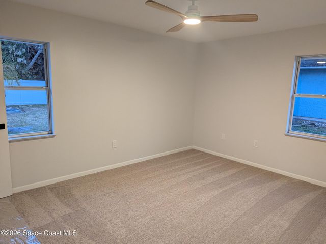 382 Easy Street, Sebastian, FL 32958