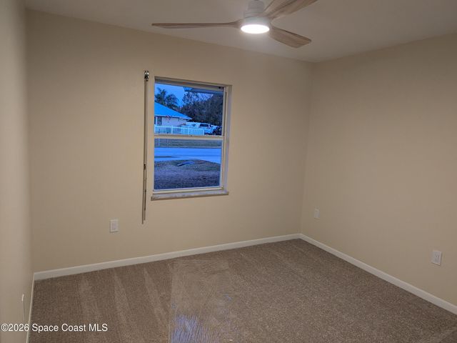 382 Easy Street, Sebastian, FL 32958