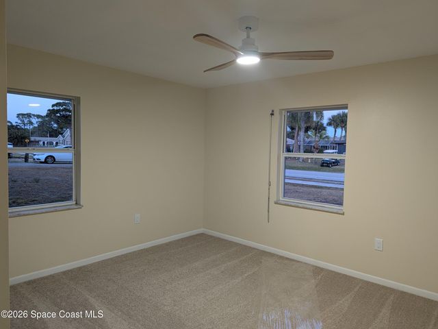 382 Easy Street, Sebastian, FL 32958