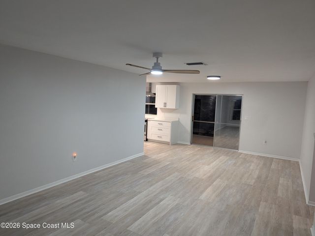 382 Easy Street, Sebastian, FL 32958