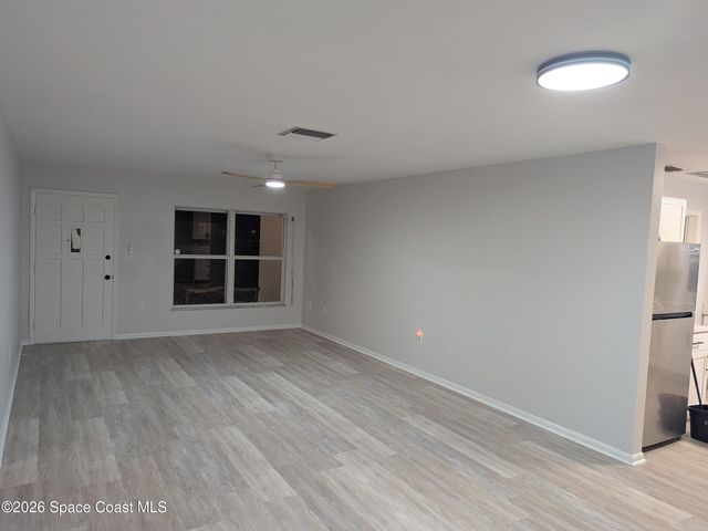 382 Easy Street, Sebastian, FL 32958