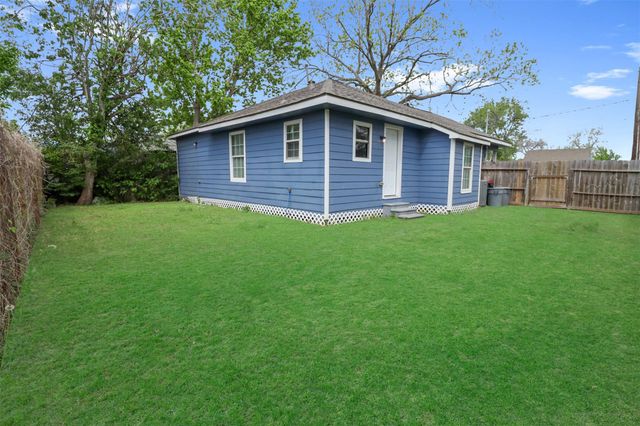 218 Hafer Street, Baytown, TX 77520