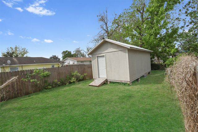 218 Hafer Street, Baytown, TX 77520
