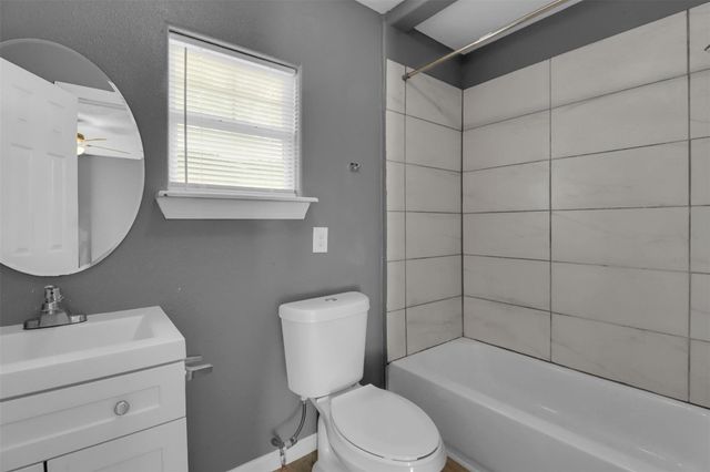 218 Hafer Street, Baytown, TX 77520