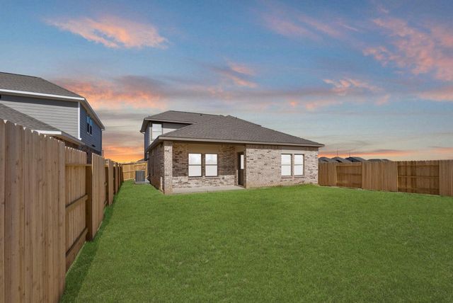 2014 Starlight Street, Angleton, TX 77515