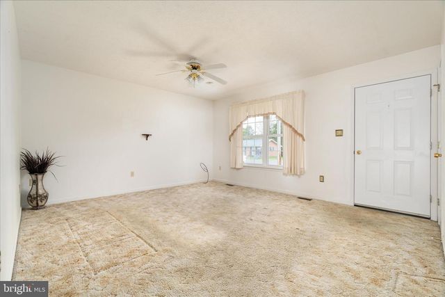 277 MILLER DR, Strasburg, VA 22657