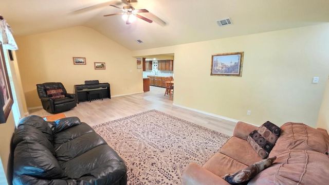 5324 Mission Circle, Granbury, TX 76049