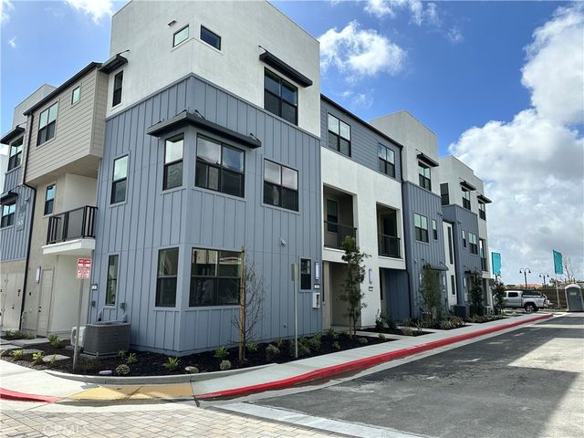4076 E Luna Paseo 22, Ontario, CA 91764