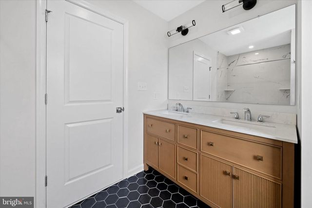 31 MEMORIAL DR, New Castle, DE 19720