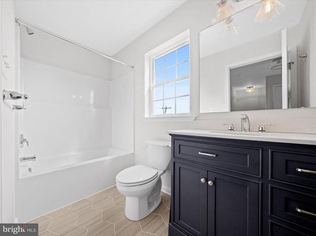 31 MEMORIAL DR, New Castle, DE 19720