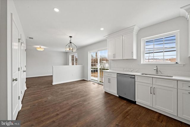 31 MEMORIAL DR, New Castle, DE 19720