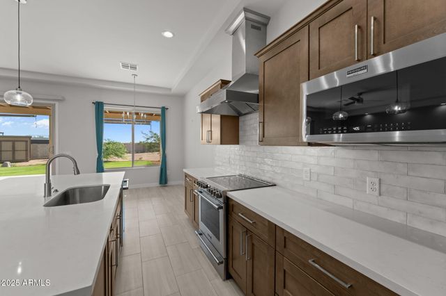 23012 W PEAKVIEW Road, Wittmann, AZ 85361