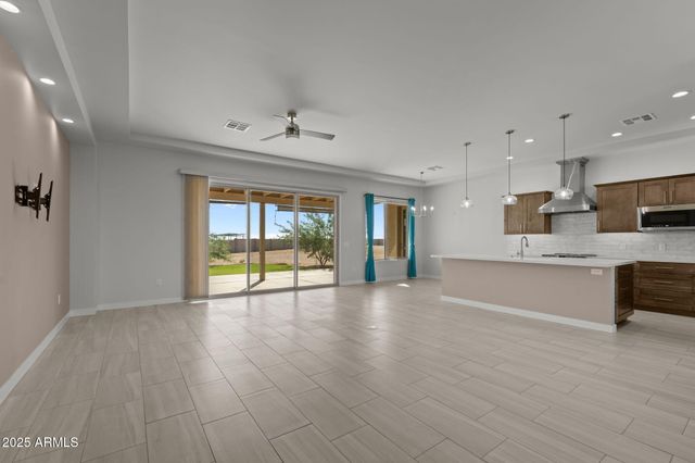 23012 W PEAKVIEW Road, Wittmann, AZ 85361