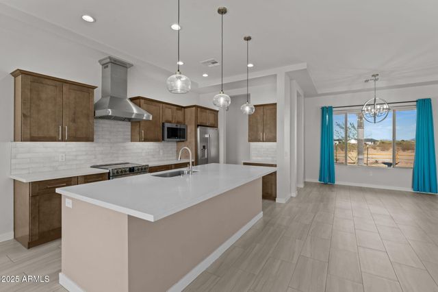 23012 W PEAKVIEW Road, Wittmann, AZ 85361