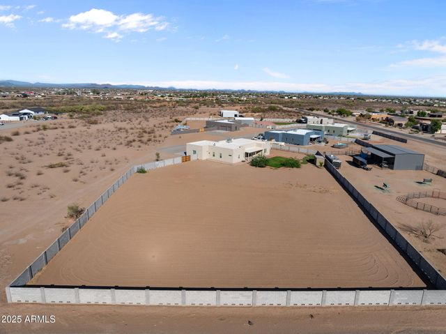 23012 W PEAKVIEW Road, Wittmann, AZ 85361