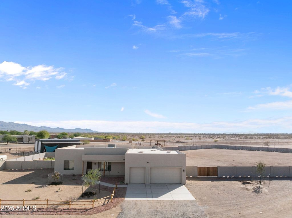 23012 W PEAKVIEW Road, Wittmann, AZ 85361