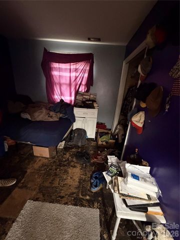 6215 Farm Pond Lane, Charlotte, NC 28212