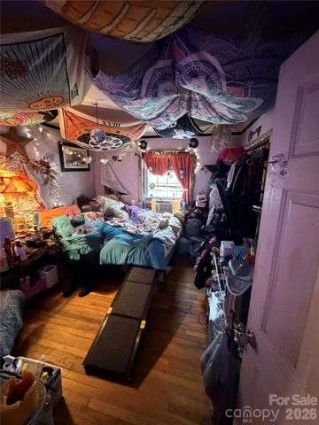 6215 Farm Pond Lane, Charlotte, NC 28212