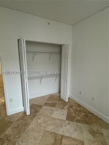 5091 NW 7th St 615, Miami, FL 33126