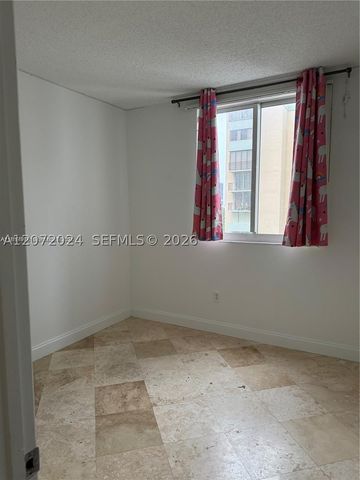5091 NW 7th St 615, Miami, FL 33126