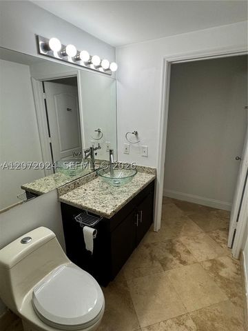 5091 NW 7th St 615, Miami, FL 33126