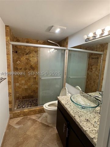 5091 NW 7th St 615, Miami, FL 33126