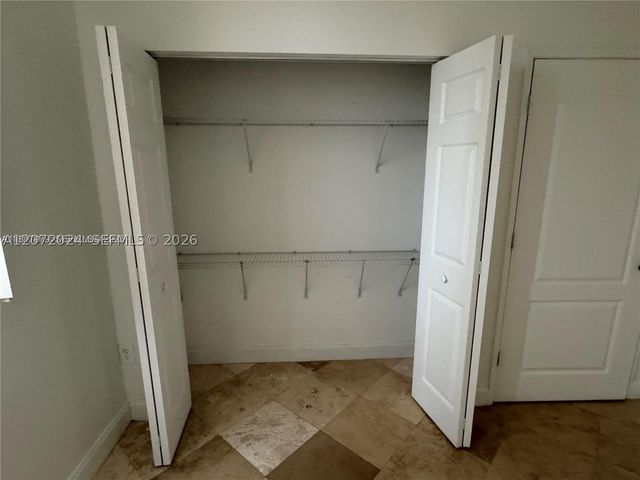 5091 NW 7th St 615, Miami, FL 33126