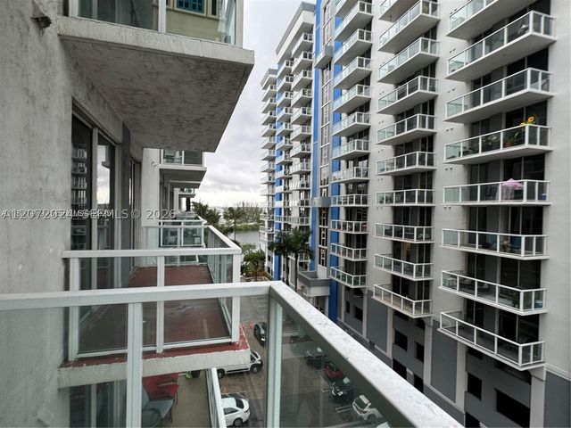 5091 NW 7th St 615, Miami, FL 33126