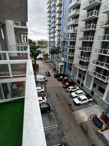 5091 NW 7th St 615, Miami, FL 33126