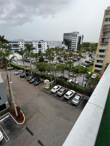 5091 NW 7th St 615, Miami, FL 33126