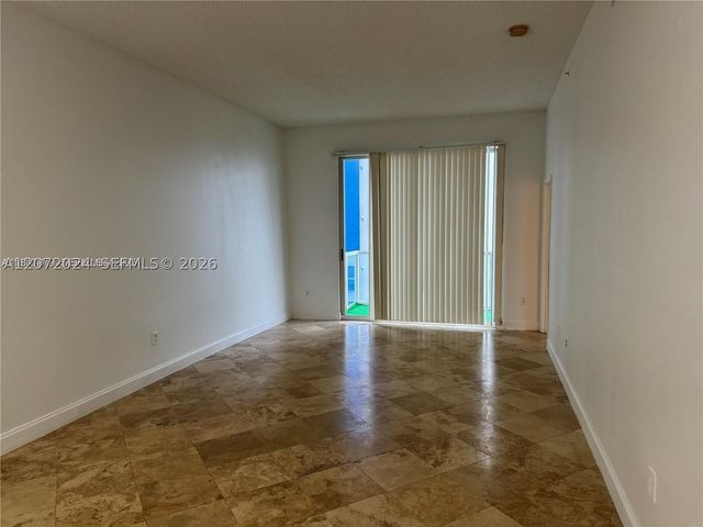 5091 NW 7th St 615, Miami, FL 33126